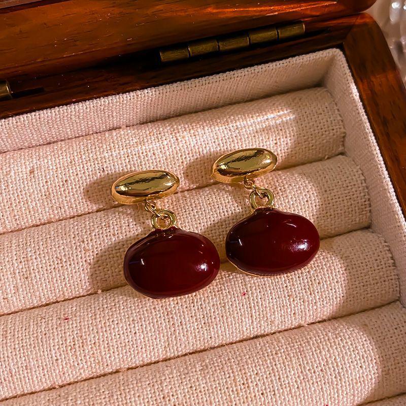 Elegant Wine Red Earrings for Women: 2025 Autumn/Winter Retro Accessories