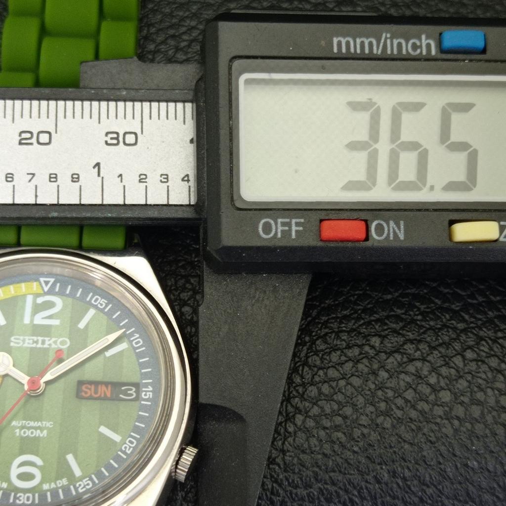 AUTOMATIC VINTAGE SEIKO JAPAN 7009A MENS FERRARI DIAL WATCH a700442-5