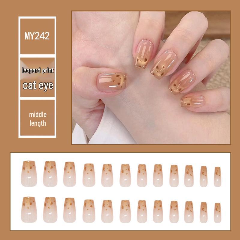 Chasing Light Cat's Eye Crystal Nails: Handmade, Detachable, Flash Diamond Design for Trendy, Stylish Looks.
