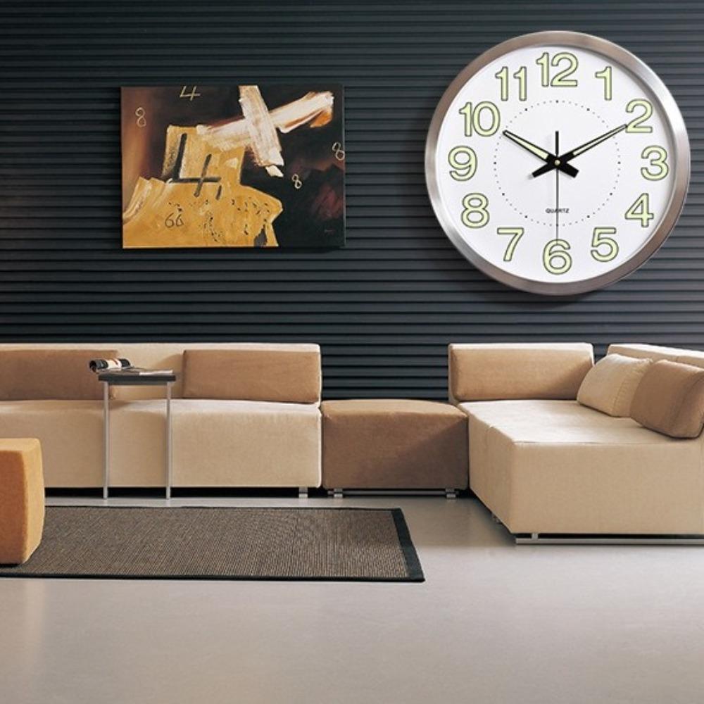 Decorative 12inch Glow in The Dark Clock Energy-Saving Hanging Wall Clock Plastic Non-Ticking Scale Clock Kitchen