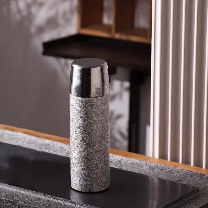 Zhuipu Magnetic Titanium Thermos Cup