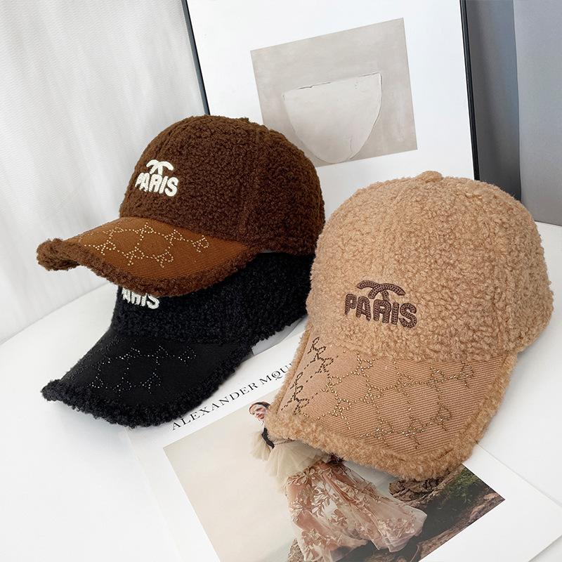 Autumn and Winter Lamb Wool Baseball Cap for Women Korean Version Versatile Letter Hot Diamond Embroidered Peaked Cap Warm Couple Hat