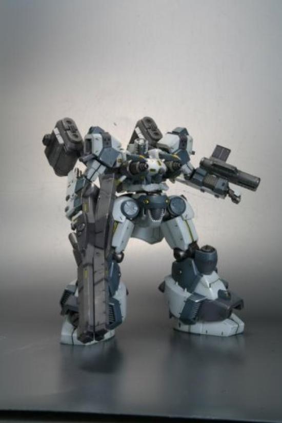 Kotobukiya Armored Core Mirage Fox Eye Scale Plastic Kit C04-ATLAS Ver. 1/72