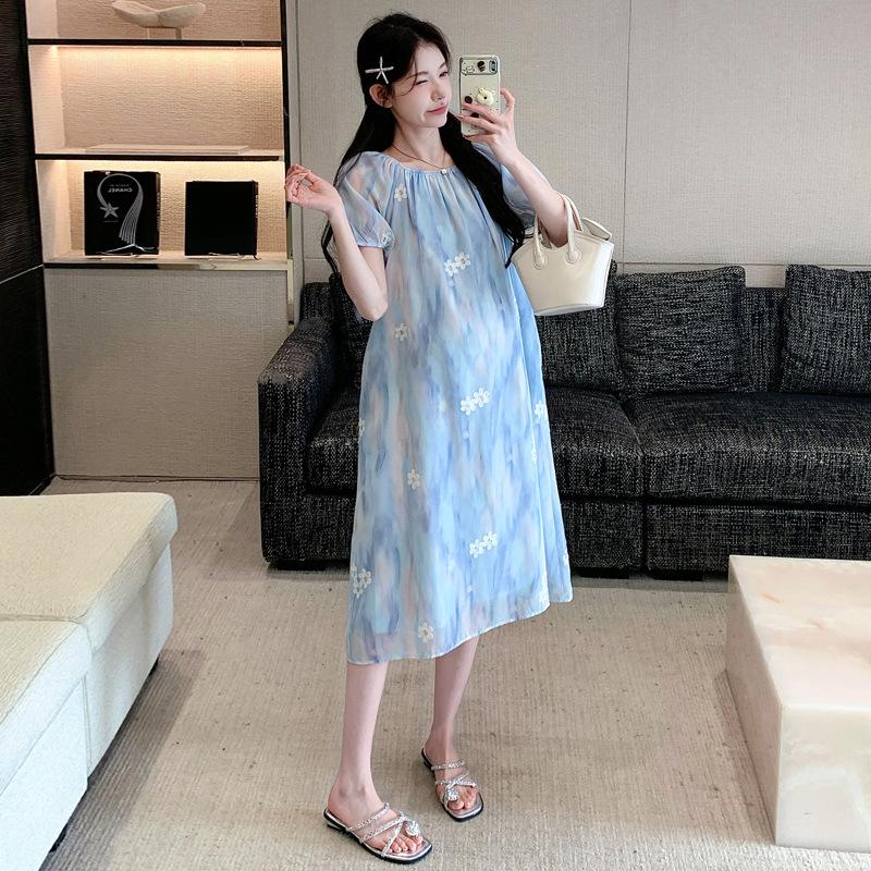 Maternity Summer Dress 2026: Chic, Fresh, Mid-Length Design