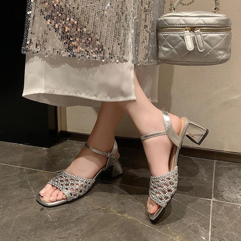 Fire hollow Roman style woven sandals women, summer wear medium thick heel open toe empty high heel sandals sheepskin pad