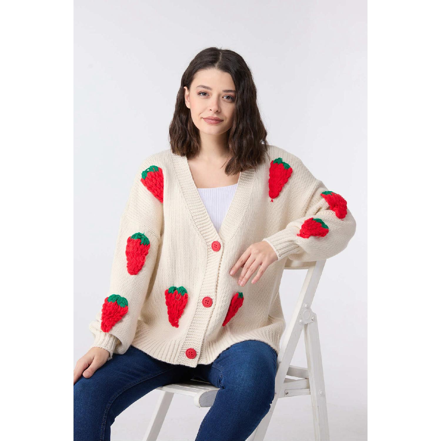 

23919-Кремовый объемный трикотажный кардиган с мотивом клубники