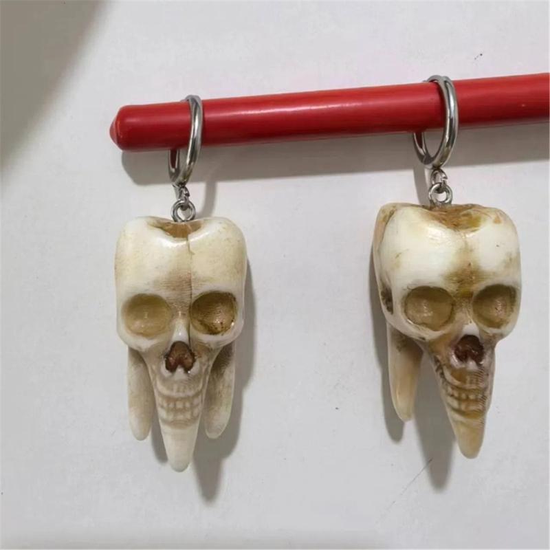 Unisex Skull Accessory Set Skull Necklace Stylish Keychain Drop Earrings Skull Jewelry Set Resin Texture for Halloween
