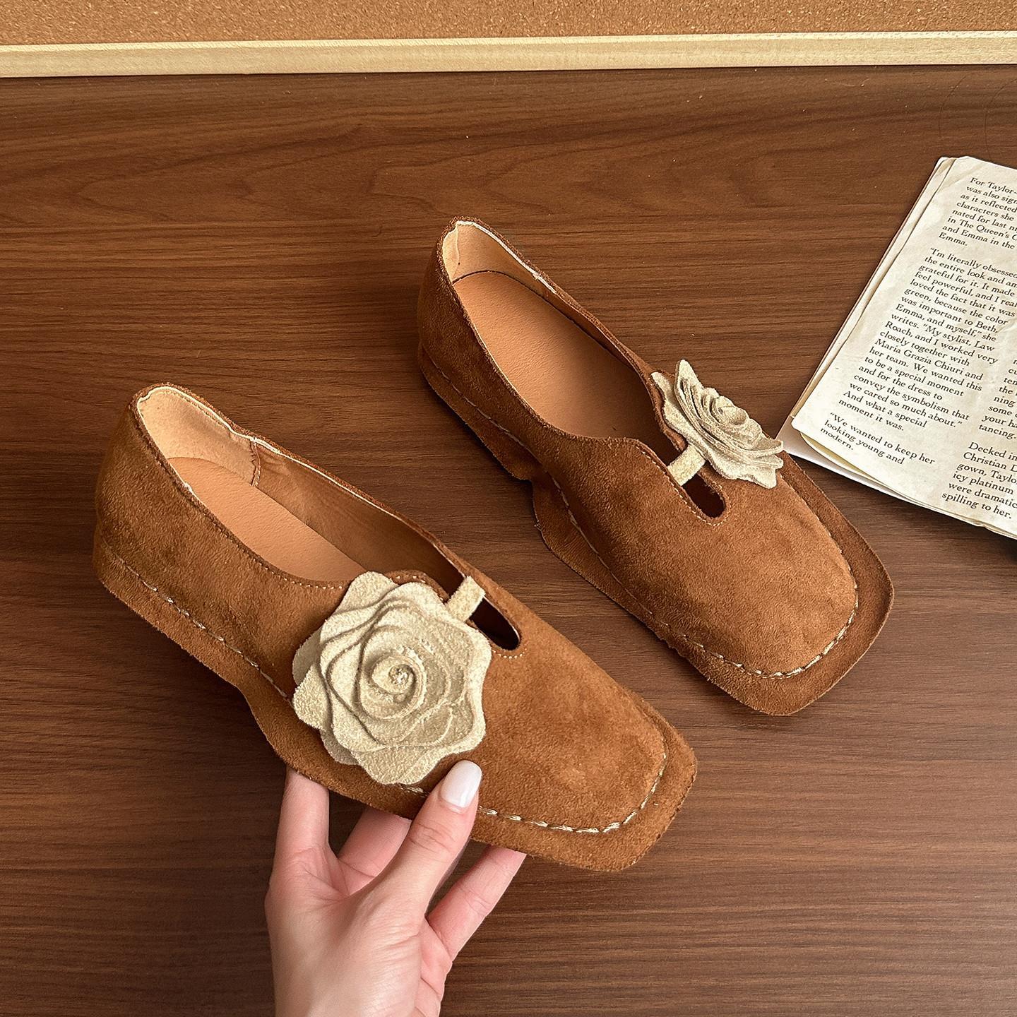 

French retro niche flower square head shoes girl 2025 summer and autumn flat soft sole fairy wind handmade grandma shoes children 35 темно-коричневого