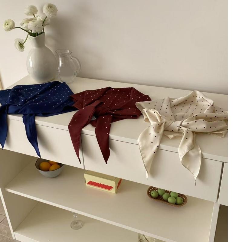 Women Dotted Scarf Casual Wear Party Neckwear French Styles Bandana Scarf Fashion Hairwrap for Dinner Party and Travel