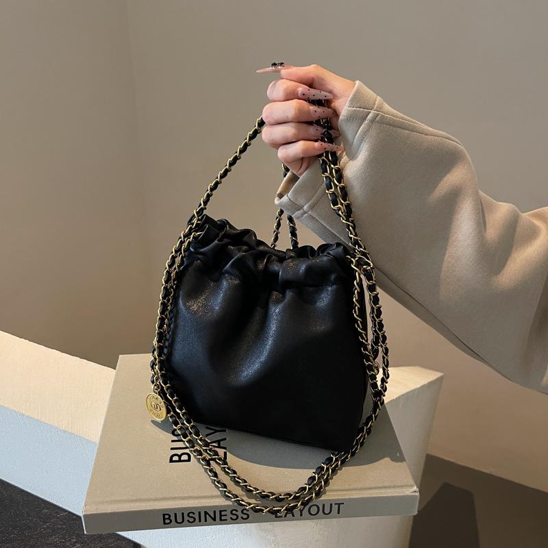 Autumn new fashion trend high-end garbage bag chain bag single shoulder oblique span bag
