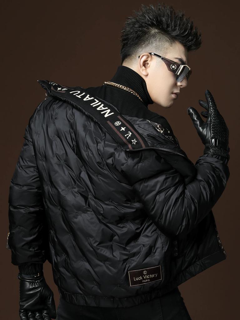 European Men's Short Down Jacket with White Duck Down, Winter Trendy Embroidered Warm and Cold-Resistant Men's Coat