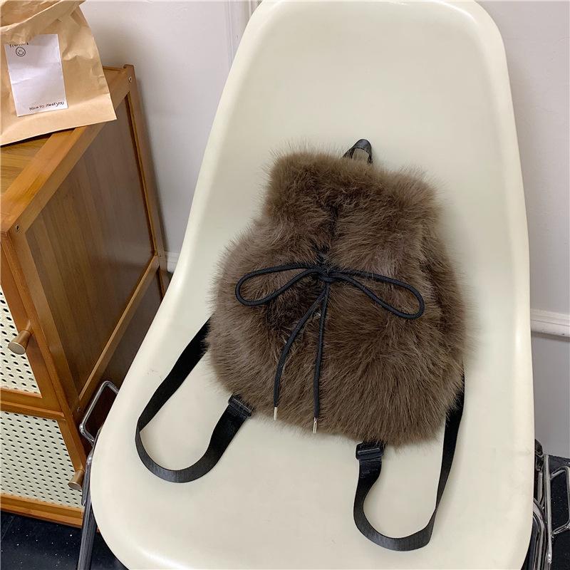 Autumn and winter plush bag women go out to travel fashion high sense foreign style backpack