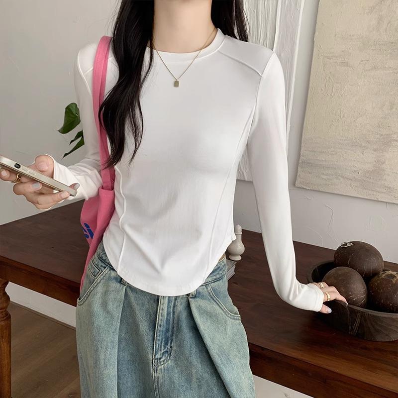 2024 Autumn and Winter New White Long-sleeved T-shirt for Women with Irregular Hem, Slim Fit, Stylish and Chic Top