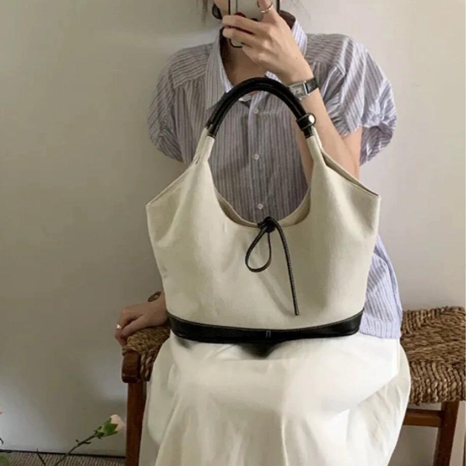 Korean Chic Canvas Tote Bag: 2025 New Fashionable Versatile Shoulder Handbag for Women