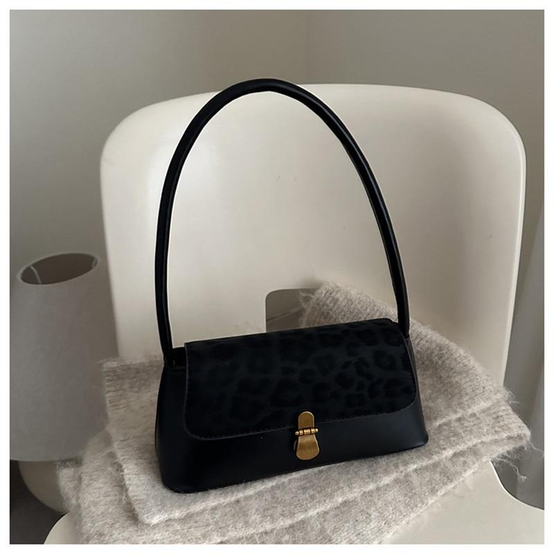 Retro Niche Bag Women's Baguette Bag Versatile Super Popular Bag Armpit Bag Shoulder Bag