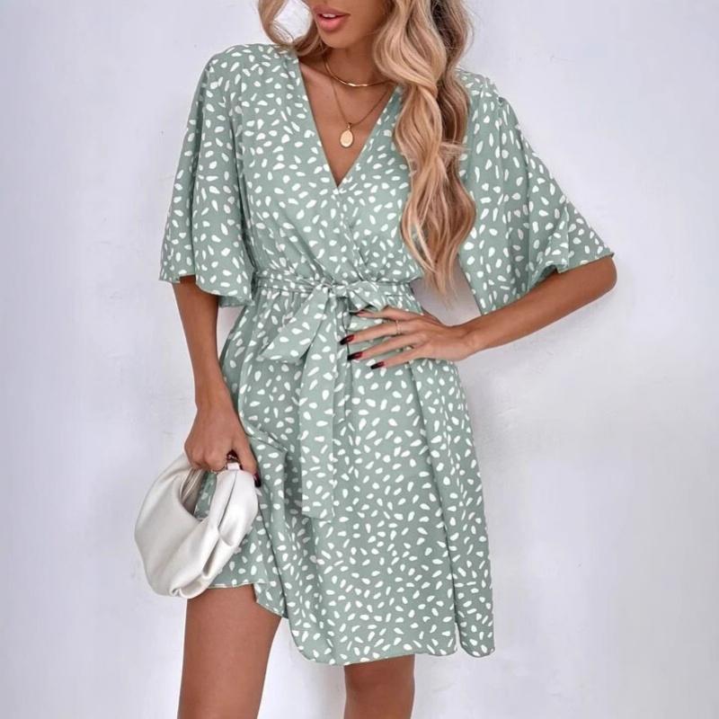 2026 Women's Spring/Summer New V-neck Short-sleeve Waist-cinching Dress
