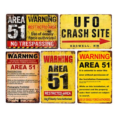 Targa Metallica Area 51 UFO Retro Decorativa Placca Murale Pub Club Bar Accessori Poster Pittura Stagno Vintage Decorazione Casa20x3