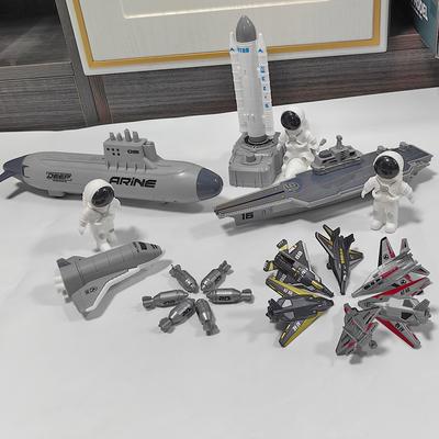 Aircraft Carrier, Cruiser, Nuclear Submarine Model, Children's Astronaut Spacecraft Model, Toy Space Rocket Launch Pad Model