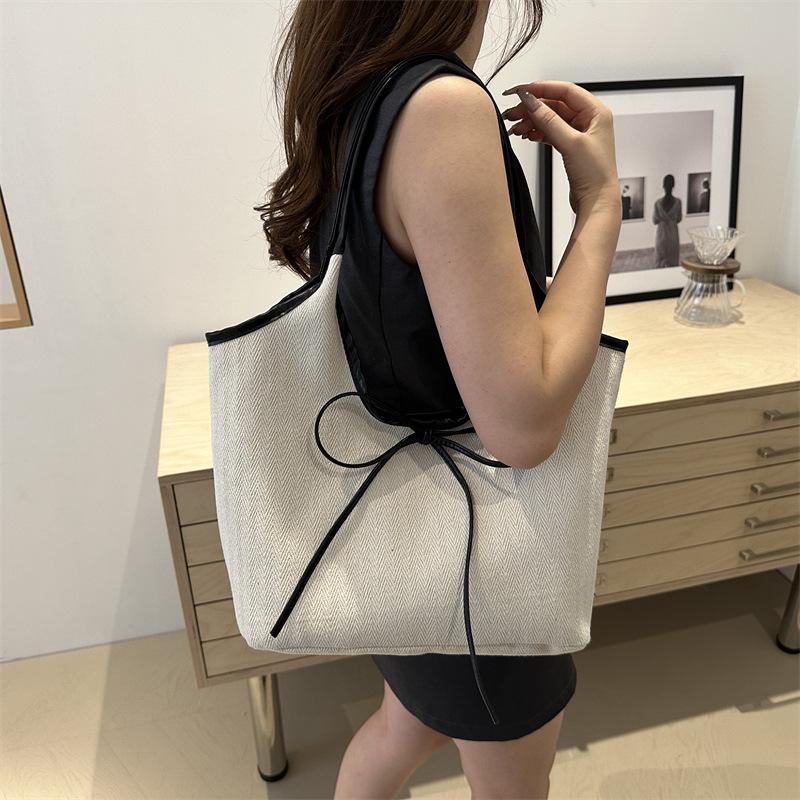 Hand-carrying Large Capacity Tote Bag for Women's Autumn New Style Ins Simple Casual Underarm Bag Casual Fashionable Women's Bag