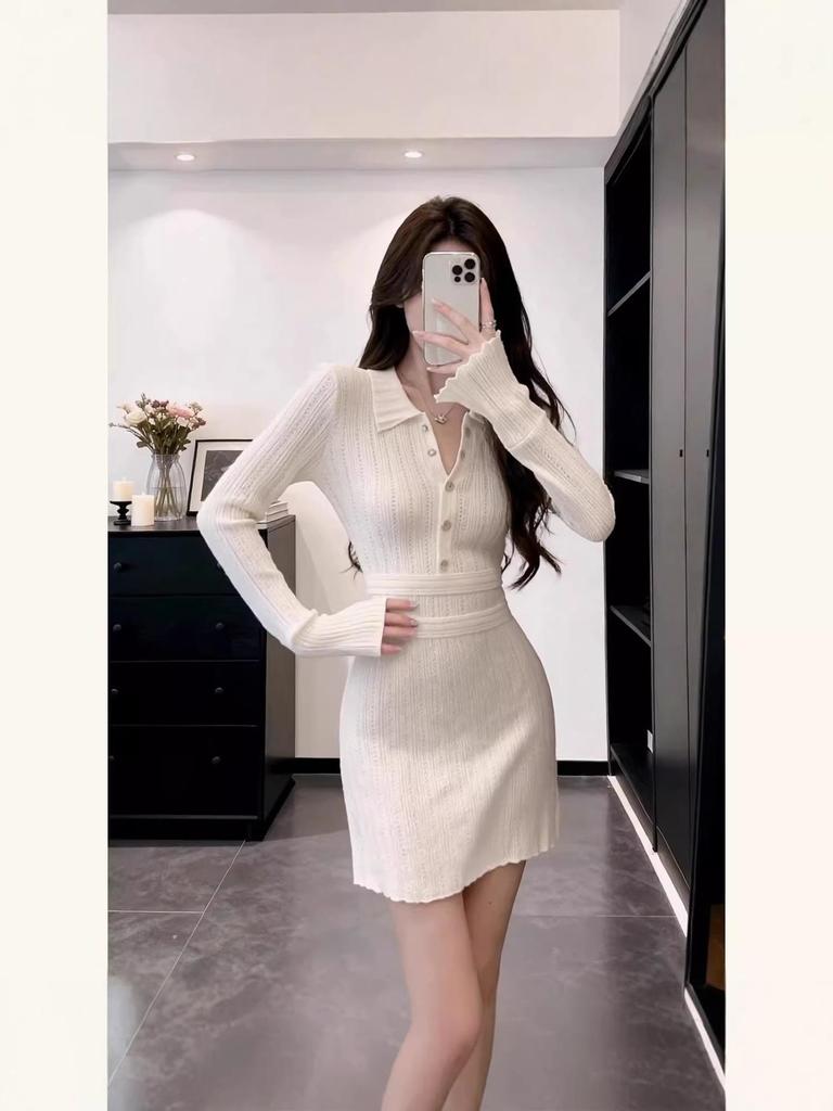 2026 Winter Elegant White Bell Sleeve Knit Dress for Petite