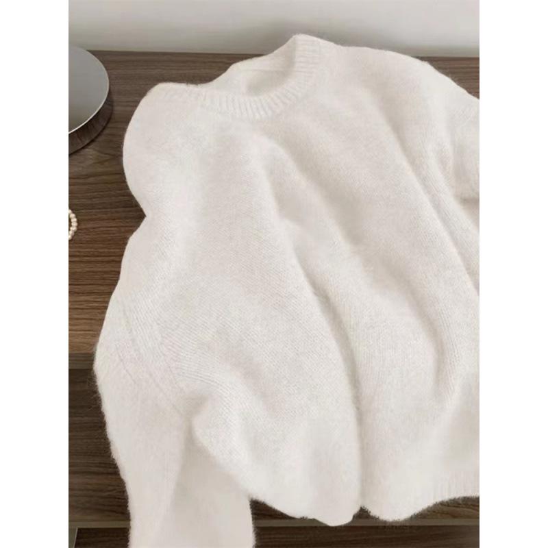 

Женский зимний флисовый свитер в стиле ленивой шерсти — мягкий, уютный, с круглым вырезом и внутренним слоем из молочного фуфу M грязно-белый