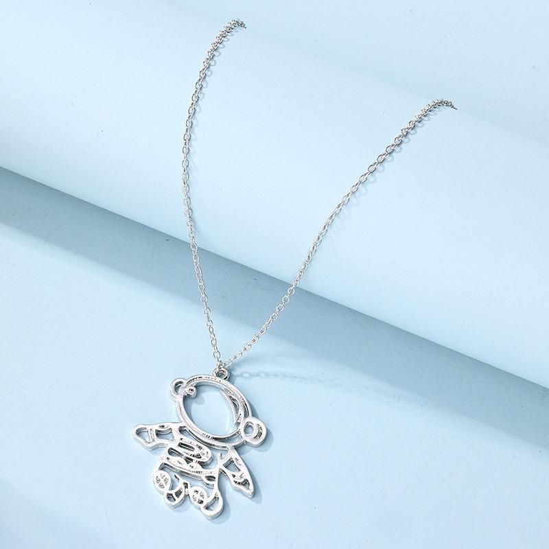 Bouncing Sweater Chain Jewelry Astronaut Astronaut Astronaut Stainless Steel Necklace Men's and Women's Versatile Neck Chain