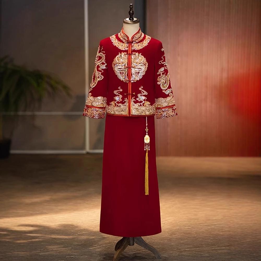Men's Red Xiuhe Wedding Attire - Retro Chinese Tang Suit Hanfu with Dragon & Phoenix Qipao for Groom. Perfect for Guest Reception & Toasting.