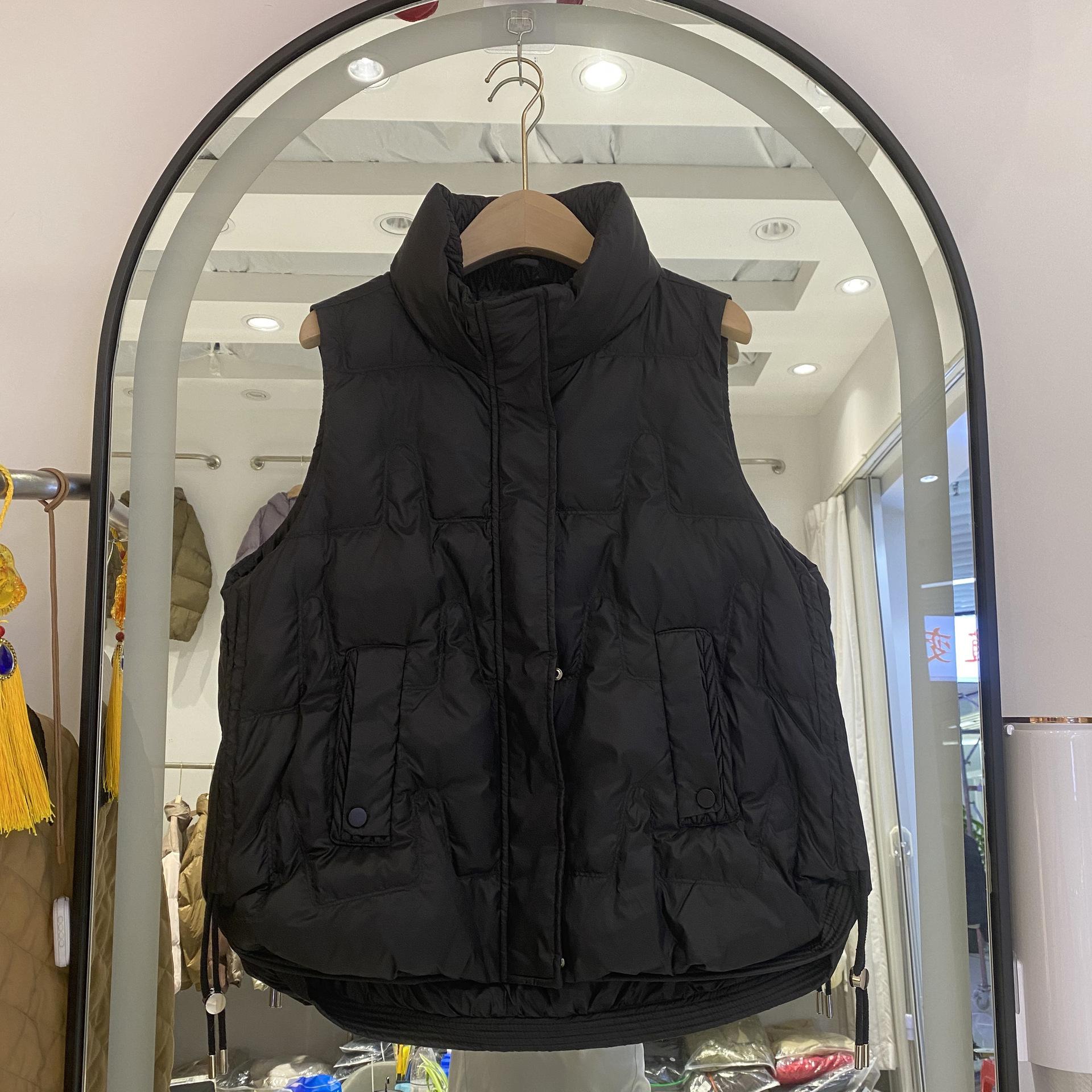 

Жилет женский короткий 2024 Зима Новый Белый Утиный Пуховик Жилет Универсальный и Тонкий Тканый Жилет с Воротником-стойкой M чёрный