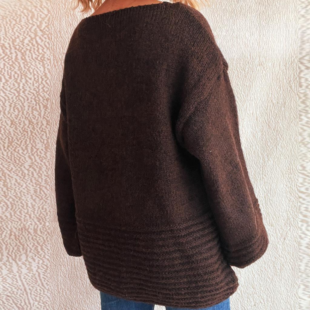 Dámský jednobarevný ležérní volný pletený svetr s kulatým výstřihem a dlouhým rukávem