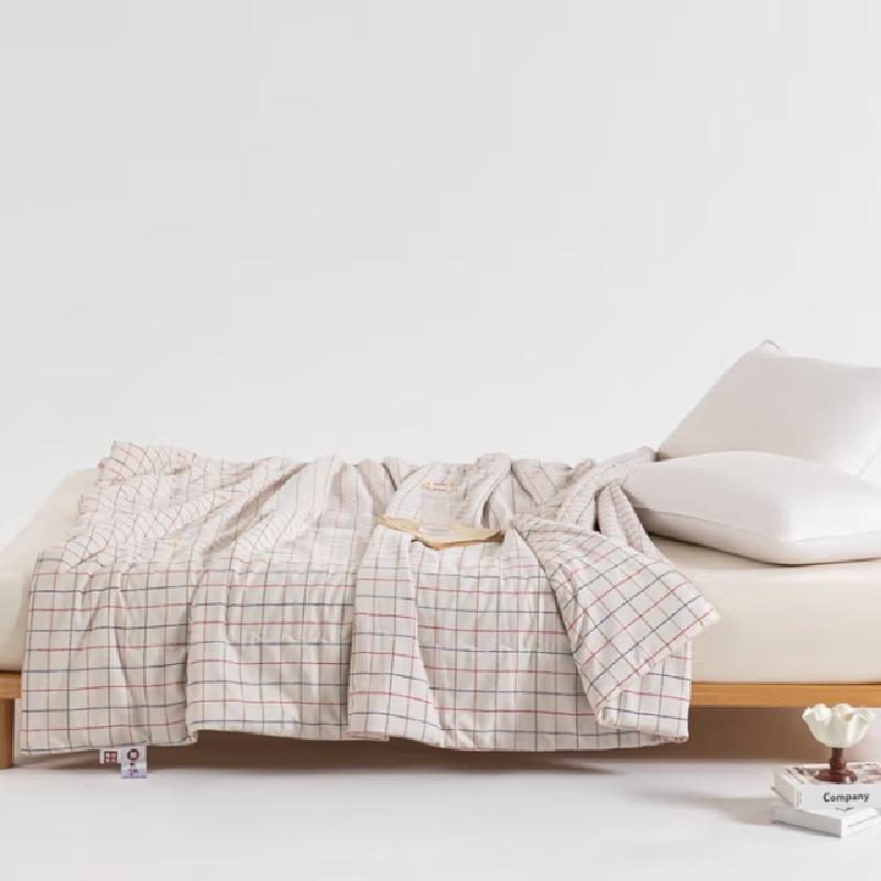 Muji Textured All-Season Lightweight Quilt