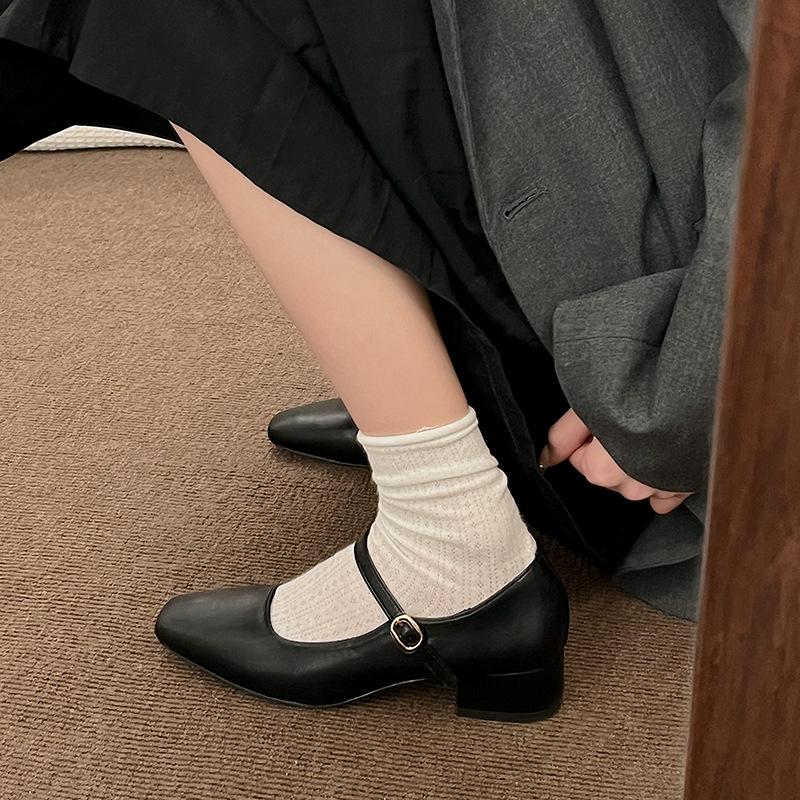 

Temperament women s casual single shoes spring and summer new square head one-word buckle with thick heel small leather shoes tide 39 чорний