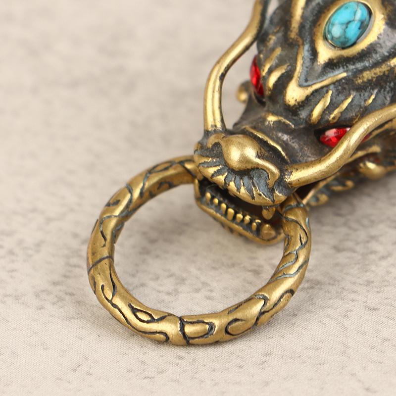 Pure Brass Red Eyes Dragon Head Keyrings Zodiac Dragon Keychain Vintage Muži Přezka v pase Přívěsek na klíče od auta Přívěsek na klíče Dárky Řemesla
