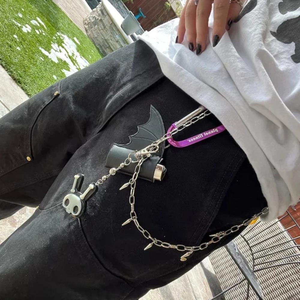 1PC Bat Lip Balm Holder Keychain PU Leather Wing Design Punk Style Accessory