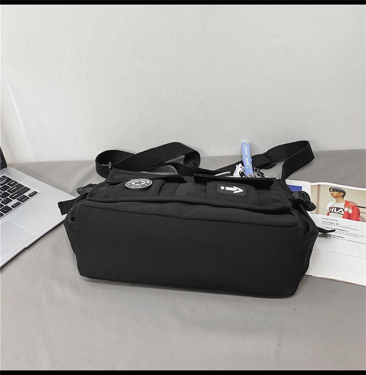 2025 Unisex Japanese-Style Multifunctional Crossbody/Shoulder Bag: Large Capacity, Trendy, Simple Briefcase Design for Spring