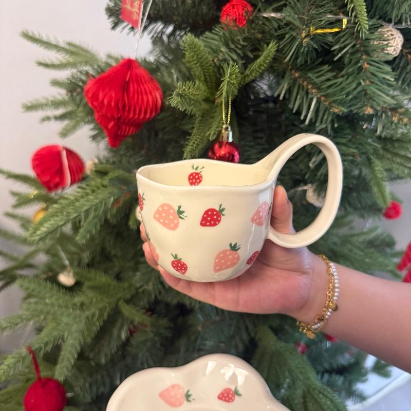 2025 New Collection Ceramic Mug Hand-Painted Flower Strawberry Design Cute Irregular Ceramic Coffee Cup with Large Handle