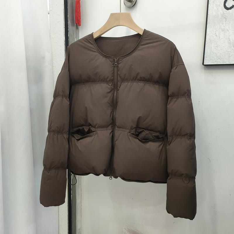 Round neck thickened down jacket women's short model, new casual style loose and thin fashion warm white duck down jacket
