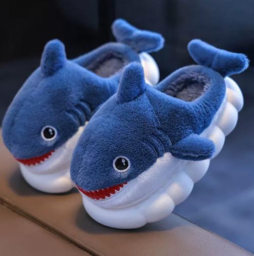 Warm Children's Shoes Suitable for Cute Shark Designs for Boys and Girls, Creative Autumn and  Winter  Indoor  Slippers