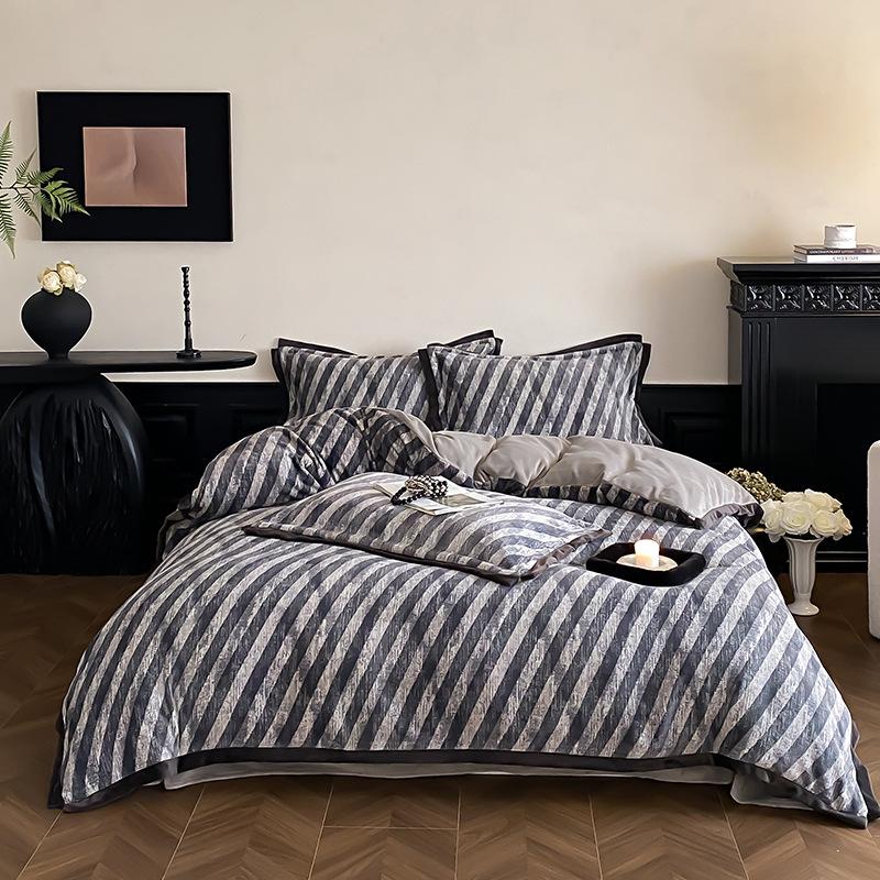 

250G Milk Fleece Digital Printing Light Luxury Four-Piece Set 1.5M Bed Sheet Four-Piece Set, Cloth applicable 200x230cm core чорний