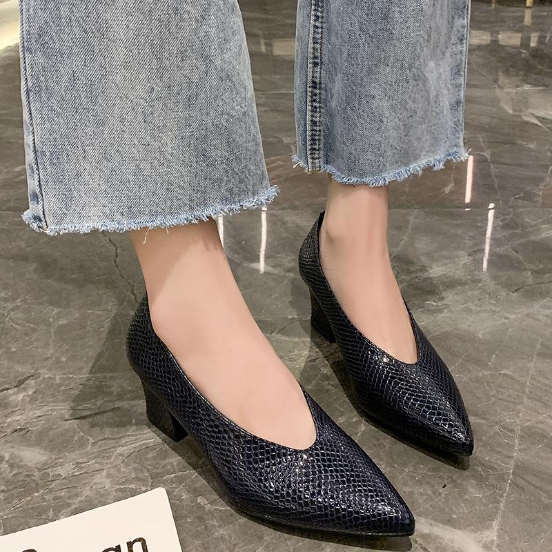 European women's shoes 2025 new wedge heel temperament high heels V-mouth pointed single shoes women's snake pattern grandma shoes witch shoes