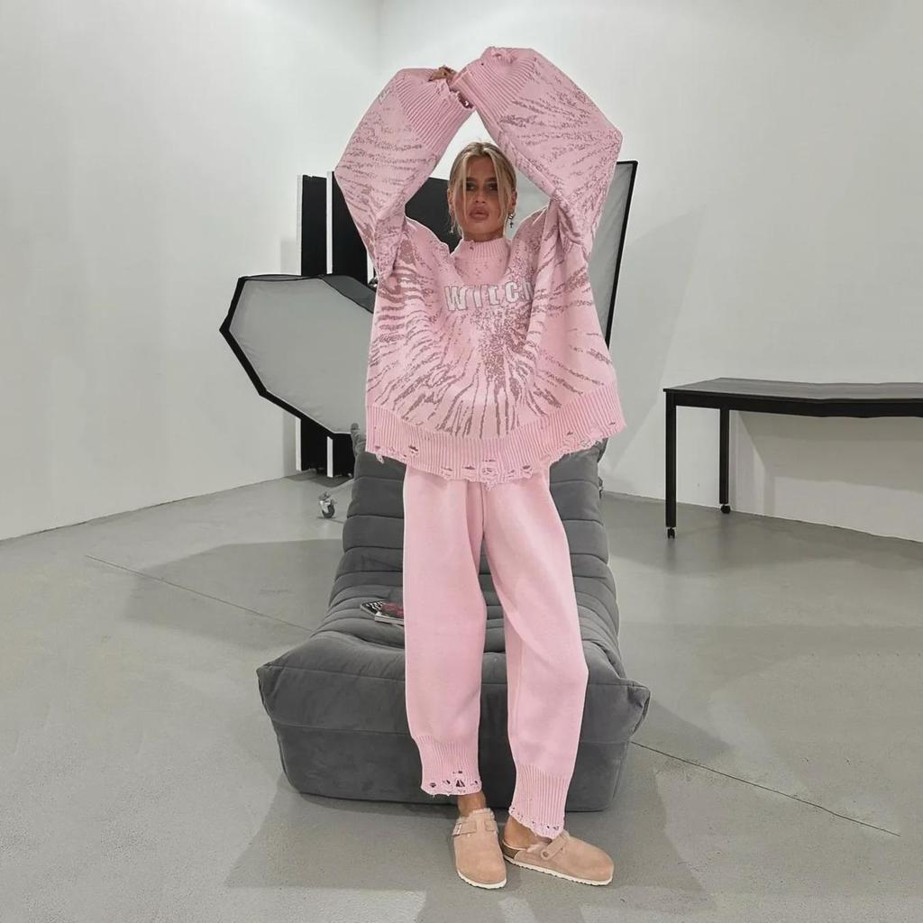 Autumn/Winter Contrast Knit Suit: Letter Print Sweater & Ripped Nine-Point Pants