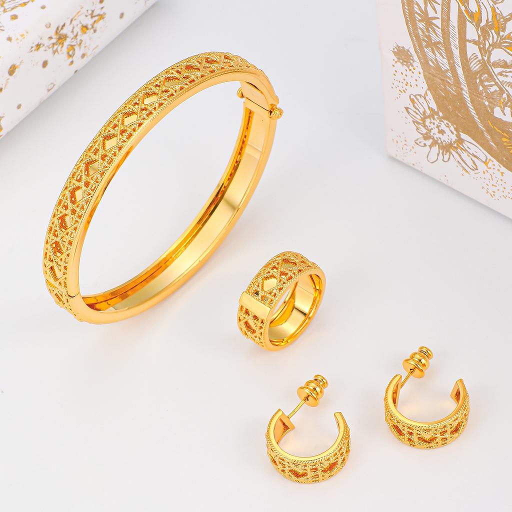 Bracelet Women's Light Luxury Fashion High-end Rhombus Glossy Hollow Twist Bracelet Ring