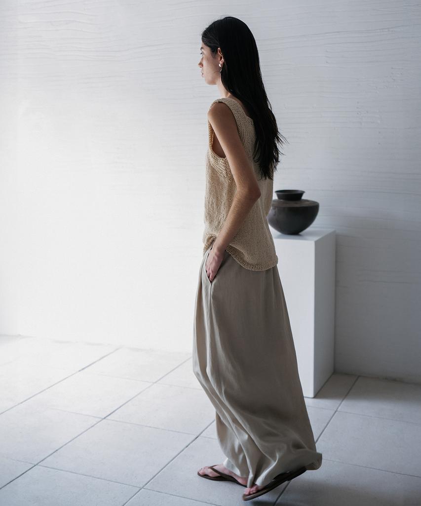 Beullaengkeulumumeon Ebony Skirt_Oat