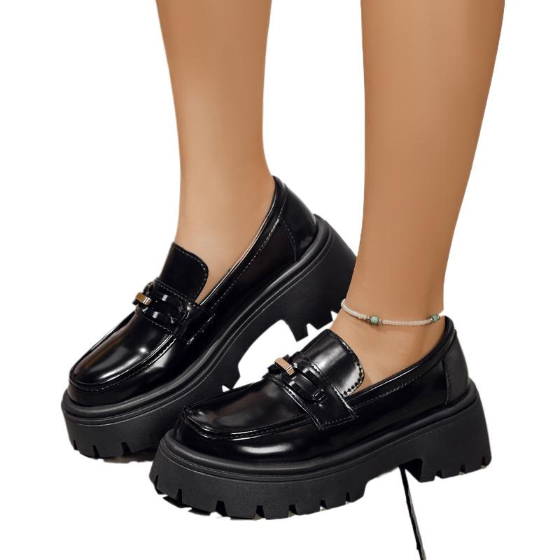 

Мода 2024 Новые повседневные женские туфли с мелким вырезом, слипоны, осенние оксфорды, женские лоферы на толстой подошве из замши, платформа в британском стиле 35 чёрный