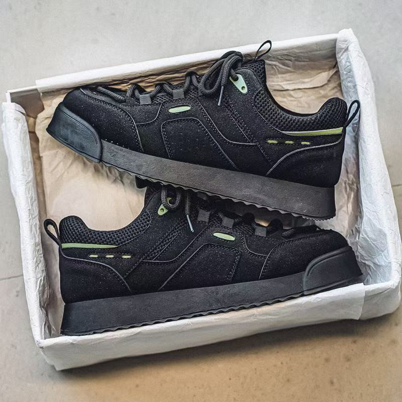 

Черные красивые дышащие сетчатые туфли 2025 года, новые маленькие черные туфли на платформе, универсальные спортивные туфли для сноубординга, студенческие туфли Forrest Gump 39 чёрный