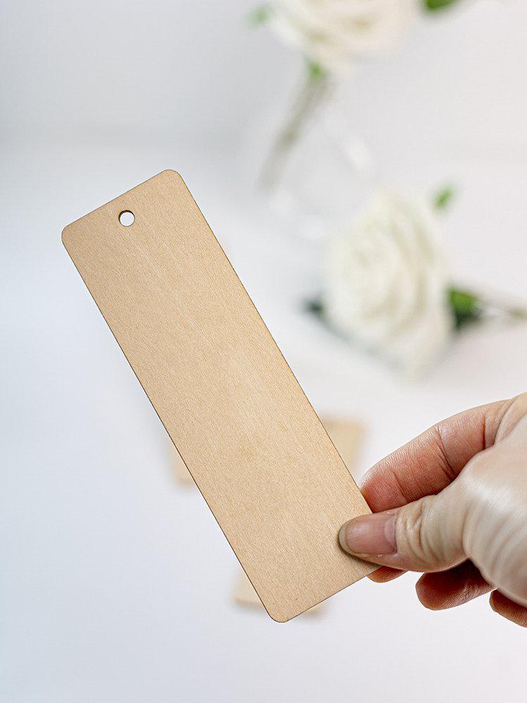 

Carved Wooden Hanging Ornament: Retro Chinese-Style Tag Bookmark Decoration Basswood Layer 2mm - 1 piece (4X13cm)