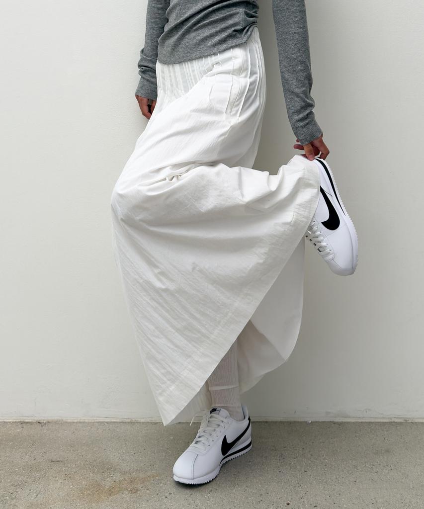 Daiaegeuneol Stitched Trapeze Skirt (White)