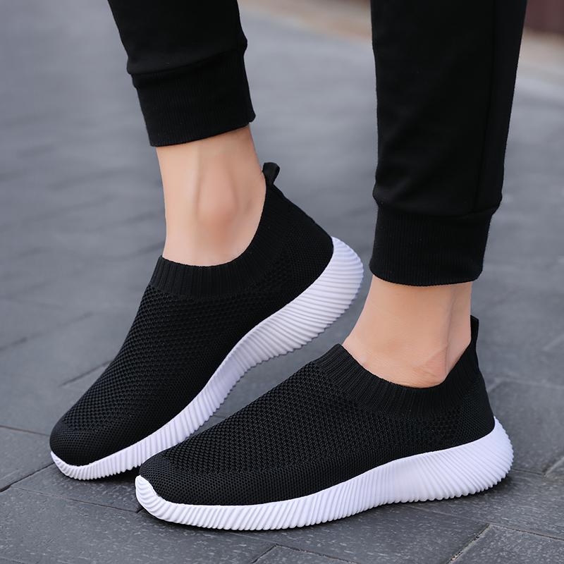 Light Breathable Women's Flats Knitted Mesh Running Sports Shoes Slip-on Walking Loafers Mother Shoes