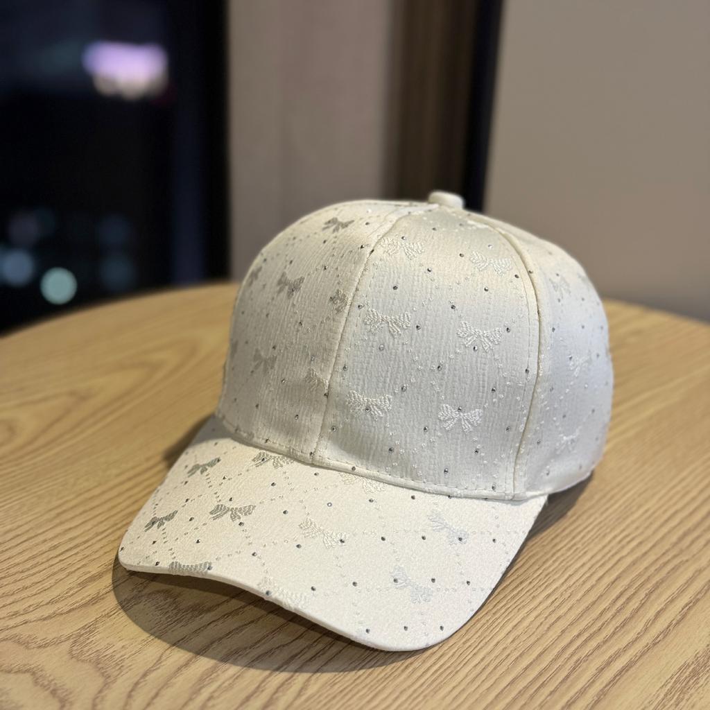 2026Embroidered and rhinestone-studded fashionable Korean-style sweet versatile women's outdoor casual sun-protective baseball cap