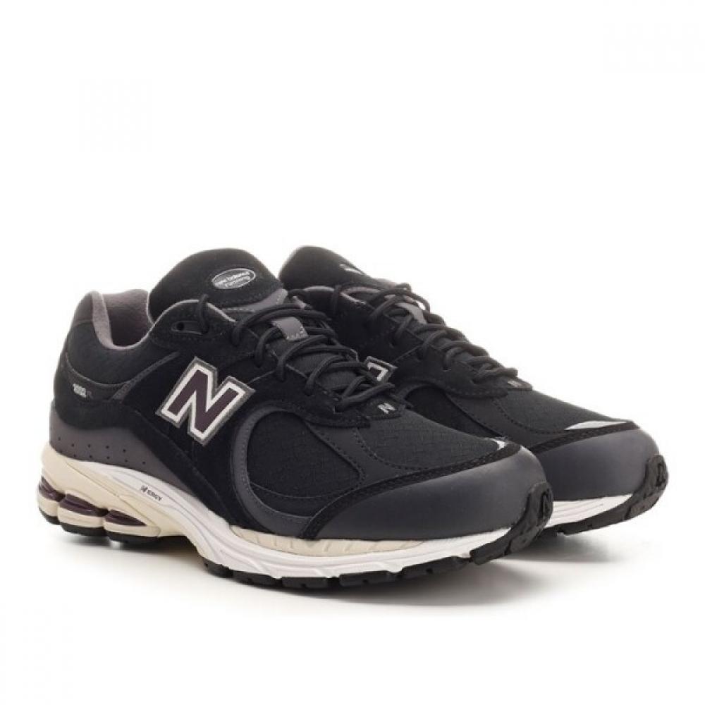 New Balance Suede Gore Tex Sneakers M2002rxt