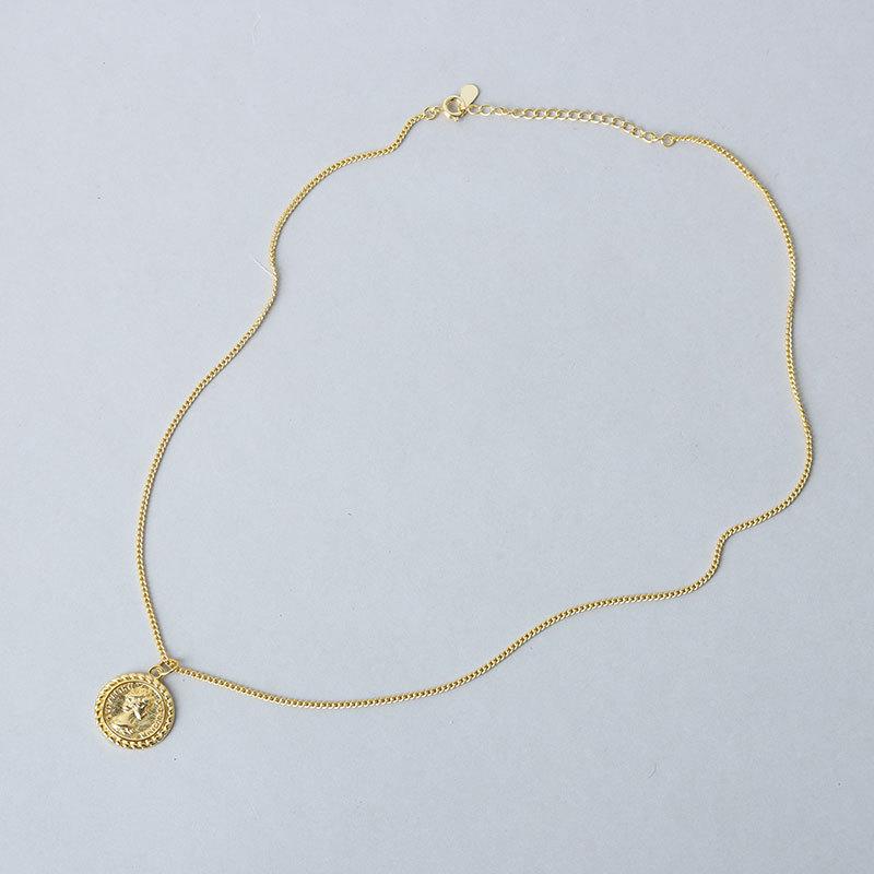 Vintage Geometric Portrait Coin Pendant Necklace Women Fashion Choker Chain Jewelry Elegant Round Medal Collarbone Accessory